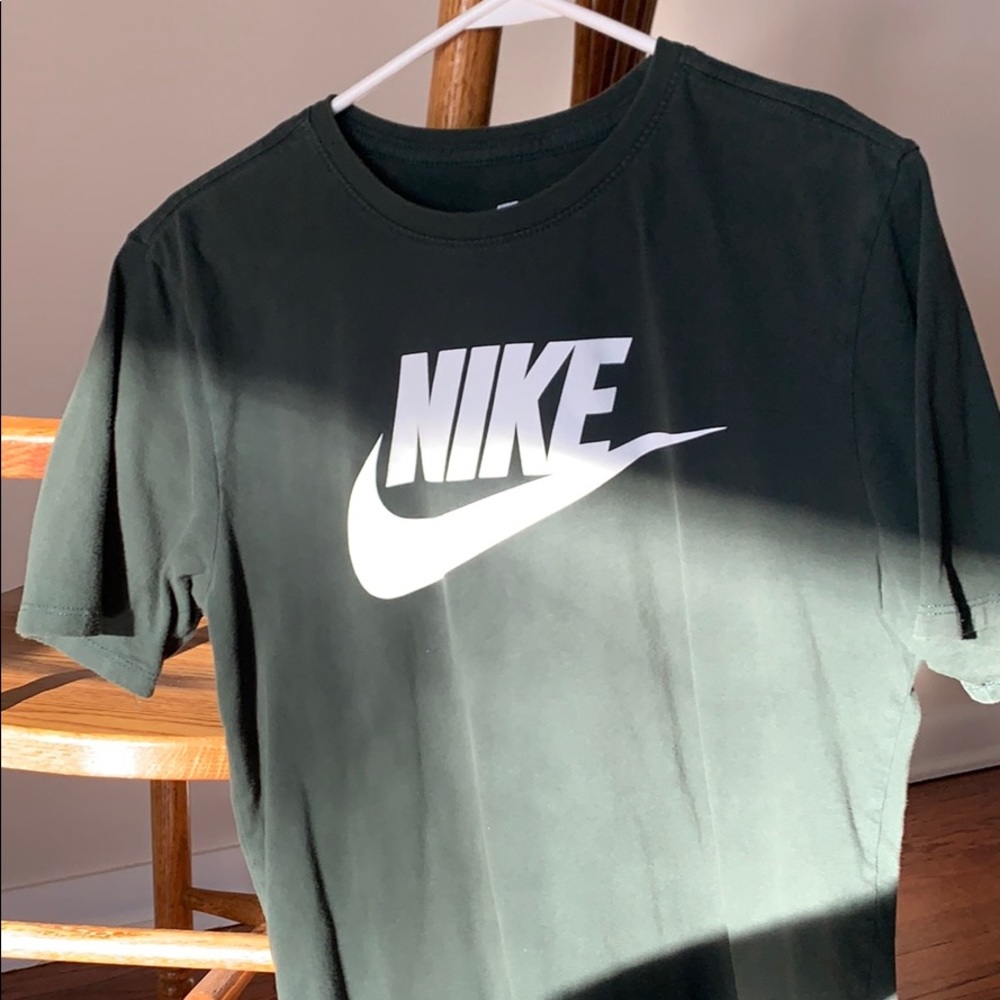 Nike tee